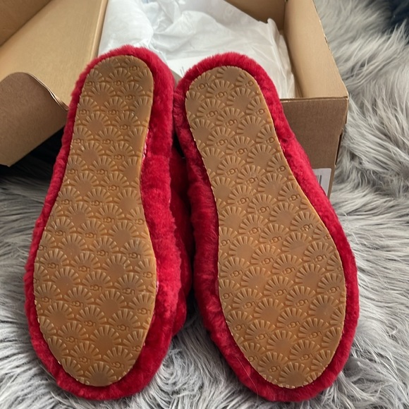 New Ugg red sandals size 3 - Picture 2 of 4